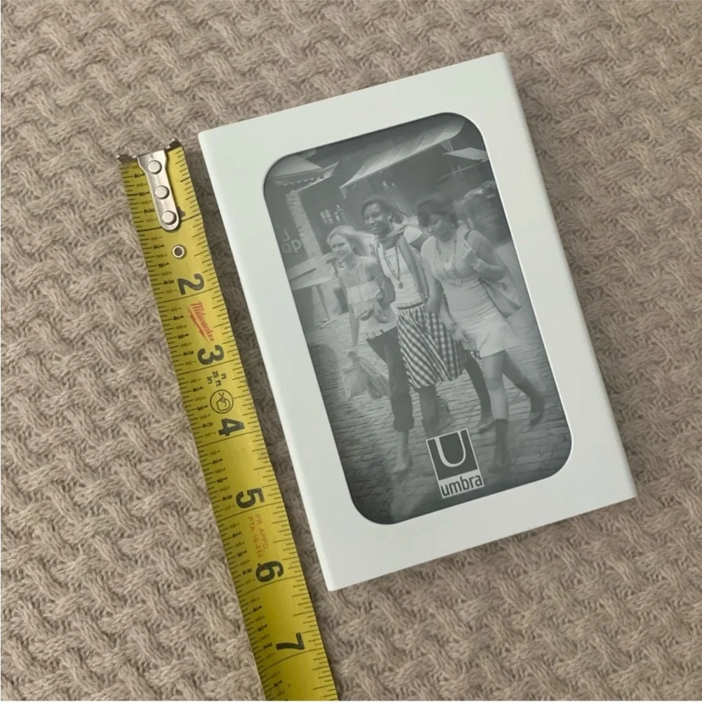 Umbra White 4x6 Modern Picture Frame – Minimalist Tabletop Display